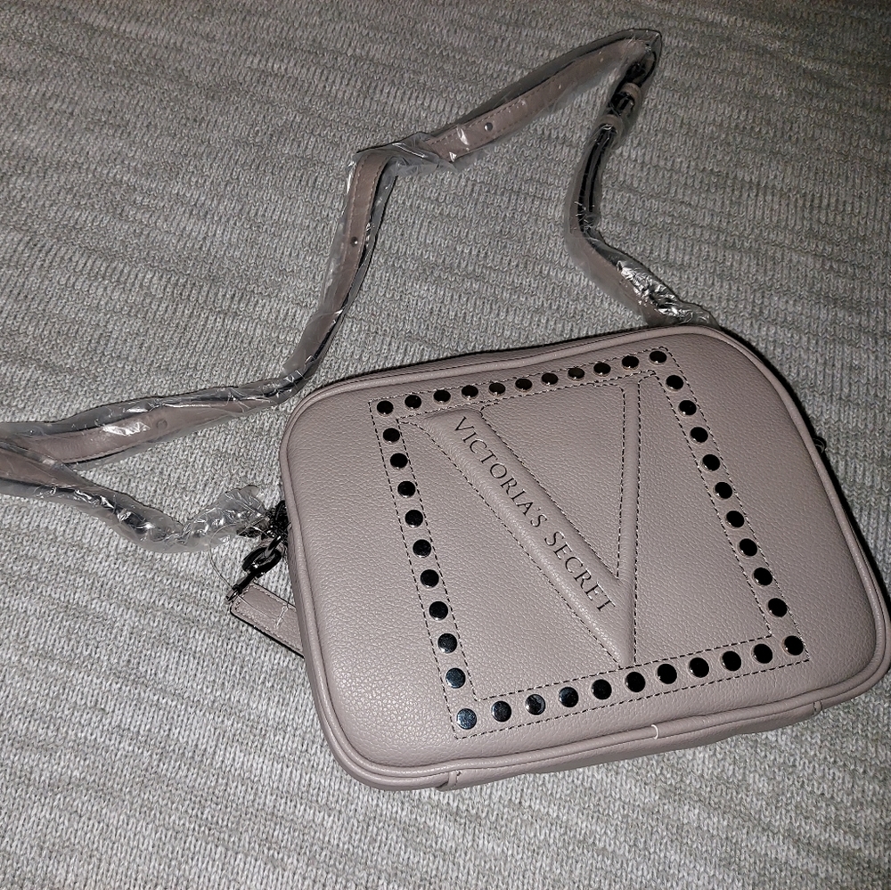 Victoria Secret Crossbody Bag New - Picture 1 of 4